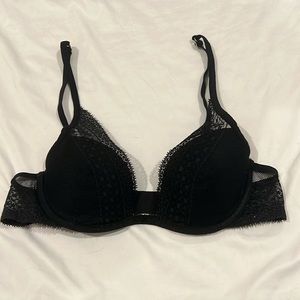 34B Victoria’s Secret Plunge Bra